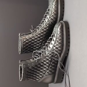 Schutz Woman's Black Quilted Leather Lace-Up Boots,size 5